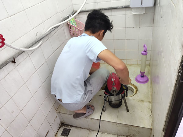 南昌肥皂掉到馬桶里把馬桶堵住了怎么辦？馬桶堵住了怎么辦